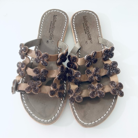 ANTROPOLOGIE Shoes - ANTROPOLOGIE LAIDBACK LONDON SANDALS ON LEATHER FLOWER SPARKLE .SIZE 8.5 (39)